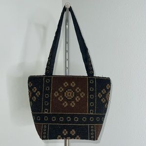 🔹 Ermo Beaded Handbag